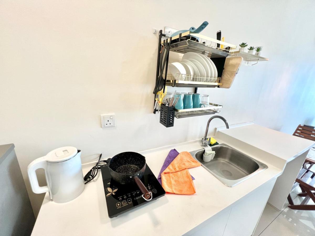 A 1-4 Pax Cozy Studio Tv Box Pool 100Mps Wifi 3 Bed Trefoil Setia Alam Exteriér fotografie