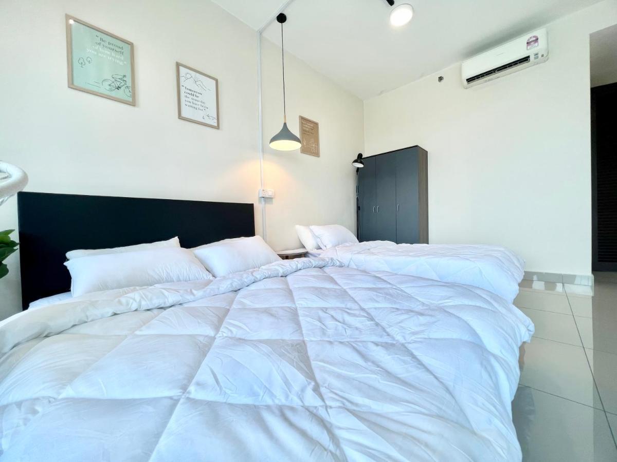 A 1-4 Pax Cozy Studio Tv Box Pool 100Mps Wifi 3 Bed Trefoil Setia Alam Exteriér fotografie