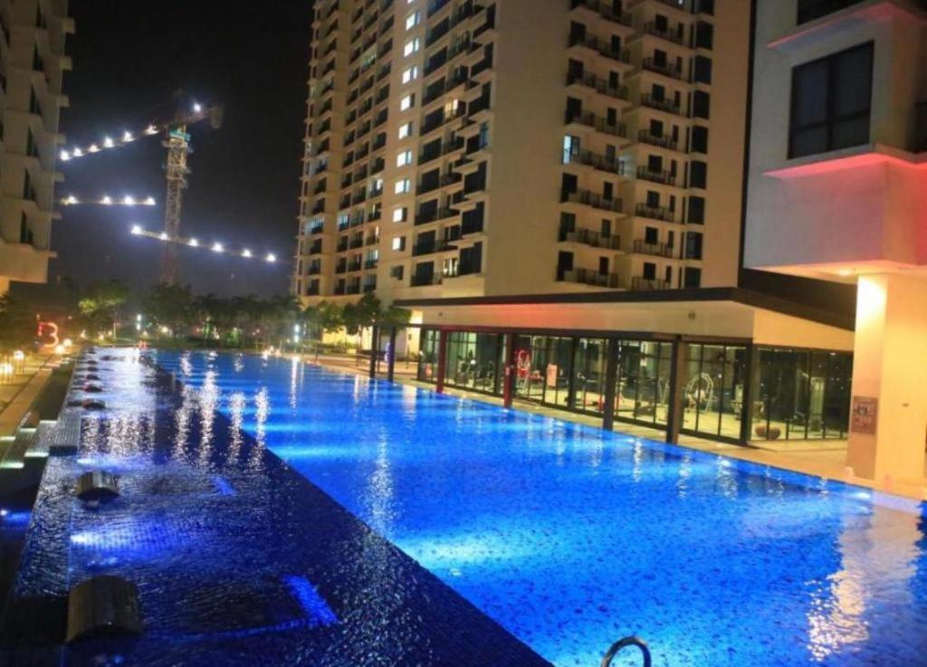 A 1-4 Pax Cozy Studio Tv Box Pool 100Mps Wifi 3 Bed Trefoil Setia Alam Exteriér fotografie