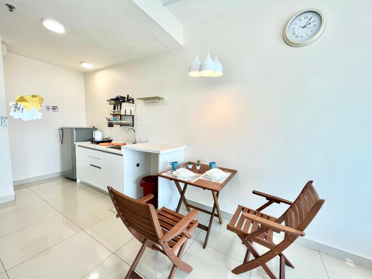 A 1-4 Pax Cozy Studio Tv Box Pool 100Mps Wifi 3 Bed Trefoil Setia Alam Exteriér fotografie
