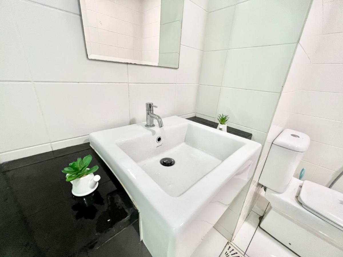 A 1-4 Pax Cozy Studio Tv Box Pool 100Mps Wifi 3 Bed Trefoil Setia Alam Exteriér fotografie